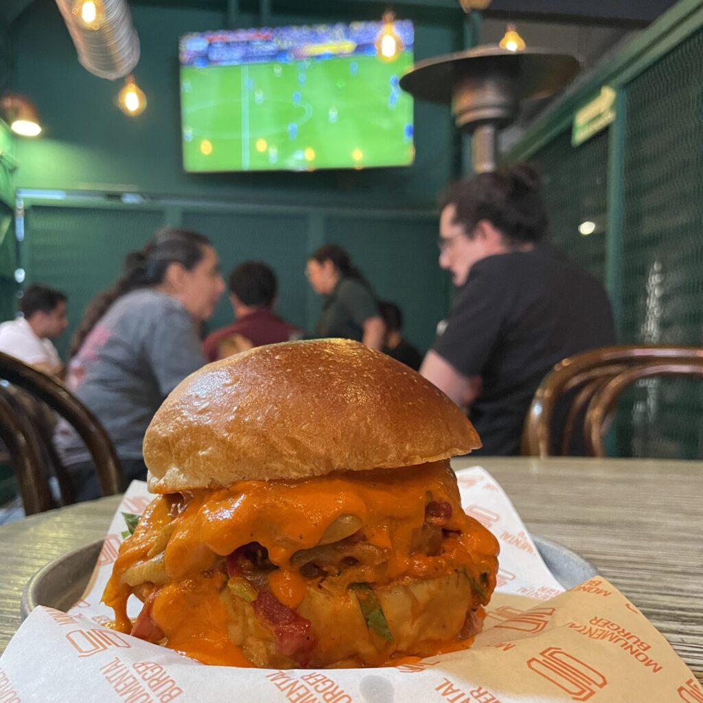 dónde ver fútbol con buena comida